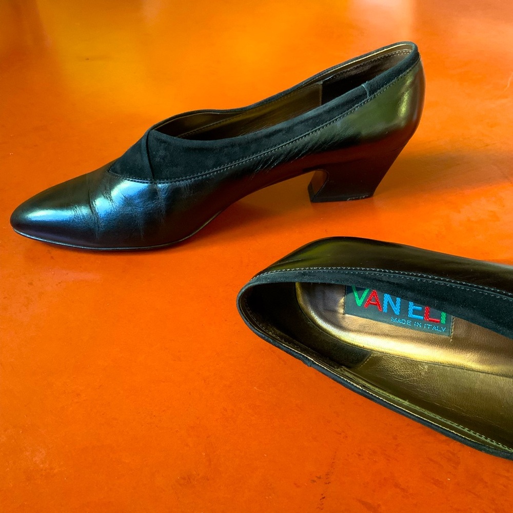 VANELI Women’s Black Leather and Suede Vintage Style Heel 10 Narrow